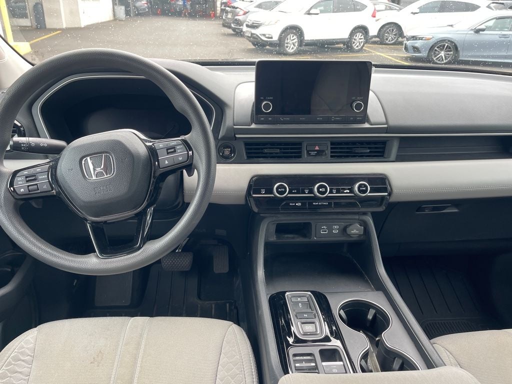 2023 Honda Pilot LX - Photo 12