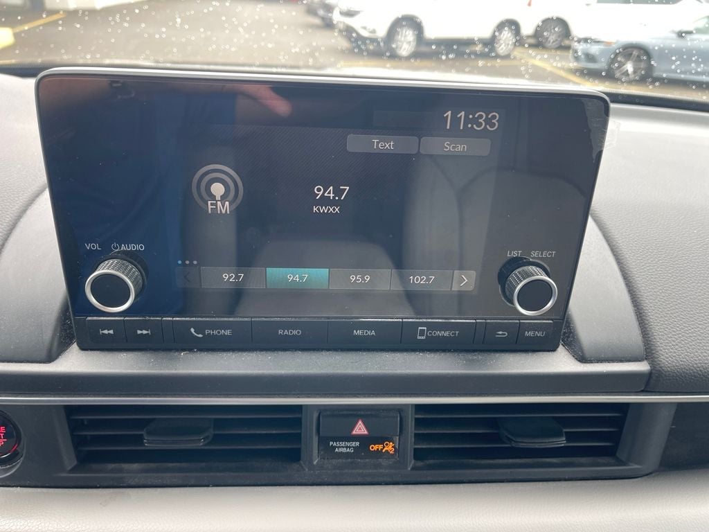 2023 Honda Pilot LX - Photo 16